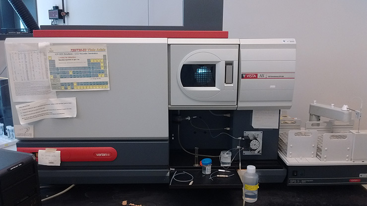Spectromètre d’émission atomique au plasma (ICP-OES) visée axiale (Vista AX)