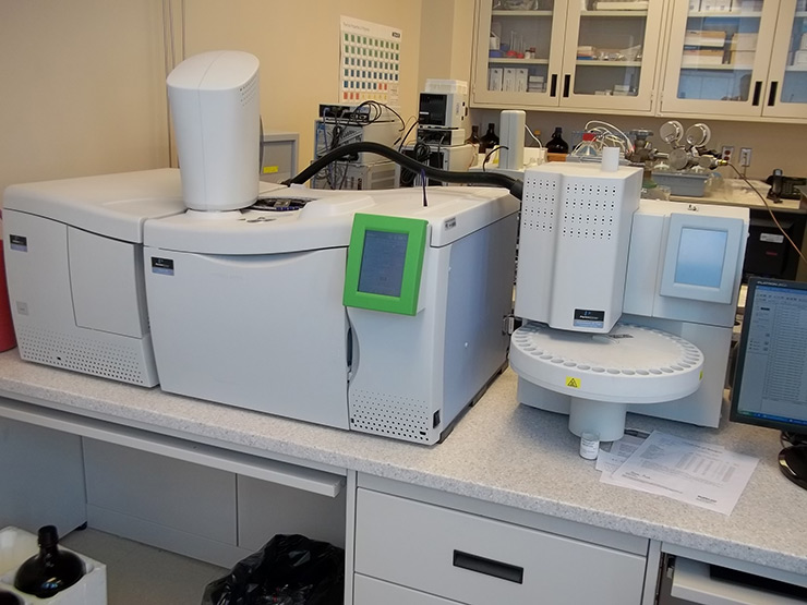Chromatographe en phase gazeuse couplé à un spectromètre de masse (GC/MS) (Clarus 500)